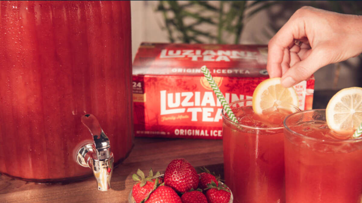 Party Size Strawberry Iced Tea Recipe Luzianne Tea